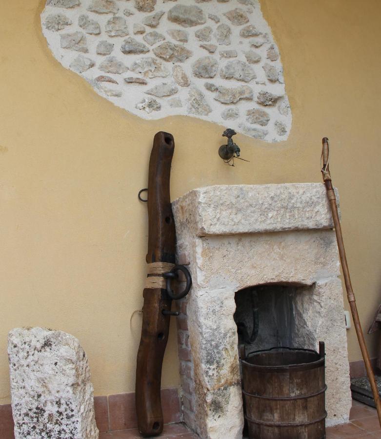 Il Pagliarello Di Villa San Giovanni San Demetrio ne' Vestini Exteriör bild