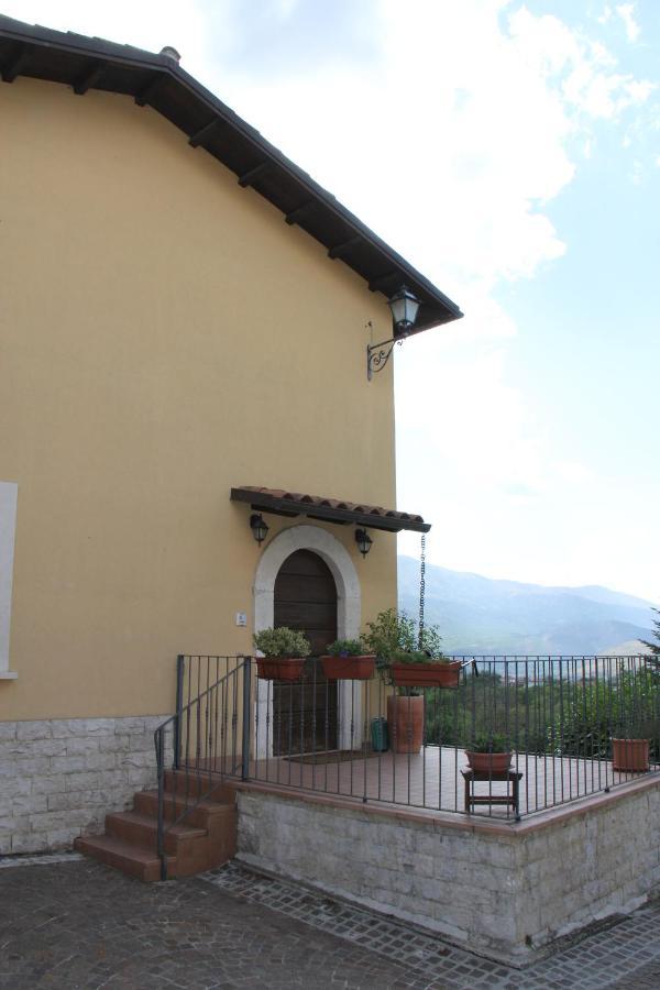 Il Pagliarello Di Villa San Giovanni San Demetrio ne' Vestini Exteriör bild